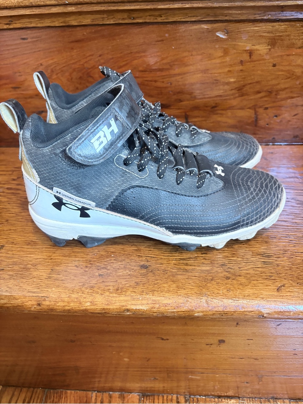 Under Armour Kids Black and Gray Mid-Top Athletic Cleats